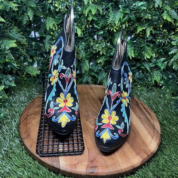 SCARLET Bootie Women 40 US 9 Black Hand Made Embroidered Floral Ankle Shoes 1980 - Picture 2 of 11